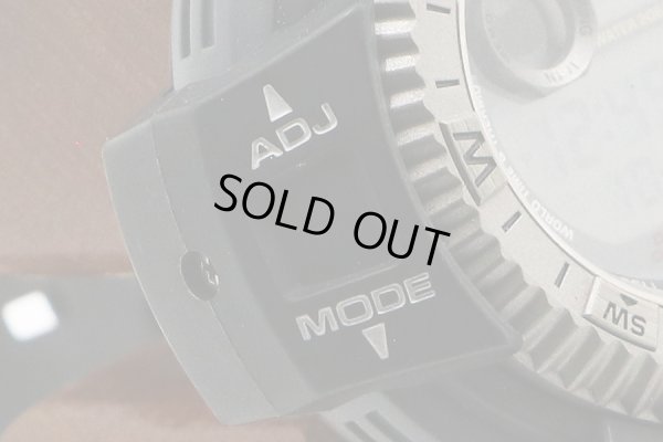 Ｇショック　ＤＷ－９８００　ウェイドマン　１８６９　デジタル文字盤　拡大