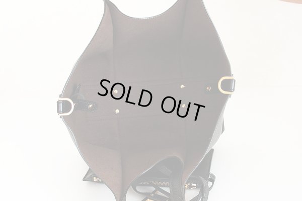 トッズ Tタイムレス レザー ショッピングバック ミニ ブラック 中身