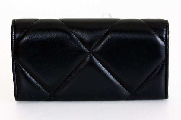 シャネル　シャネル19 ロングフラップウォレット AP0955 ブラック　裏面