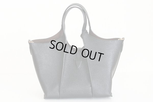 トッズ Tタイムレス レザー ショッピングバック ミニ ブラック 裏面