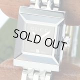 グッチ　Ｇフレームスクエア　ＹＡ１２８．５　黒文字盤　３Ｐ