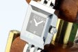 グッチ　Ｇフレームスクエア　ＹＡ１２８．５　黒文字盤　３Ｐ　サイド拡大