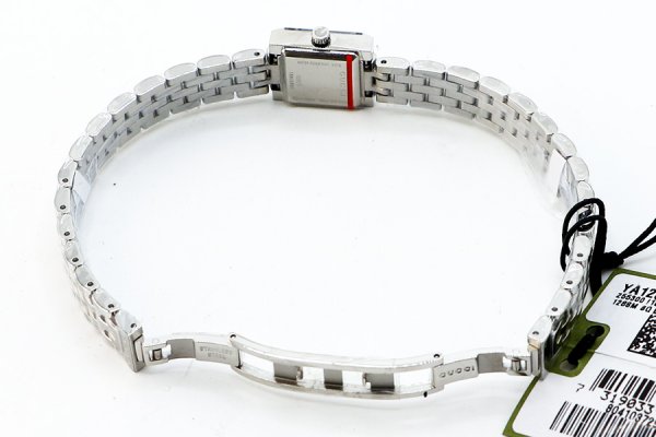 グッチ　Ｇフレームスクエア　ＹＡ１２８．５　黒文字盤　３Ｐ　ブレス