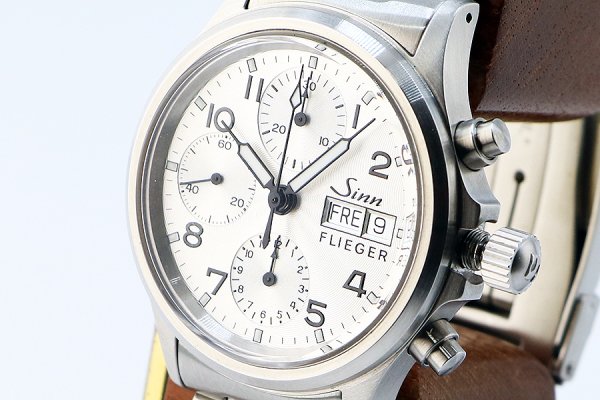 ジン　３５６ＳＡ　フリーガーIII　クロノグラフ　銀文字盤　サイド拡大