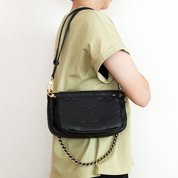 ルイ・ヴィト ン ミュルティ・ポシェット・アクセソワール M80399 ノワール 掛けたイメージ(2)