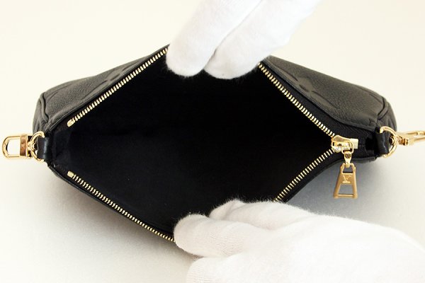 ルイ・ヴィト ン ミュルティ・ポシェット・アクセソワール M80399 ノワール 中身(2)