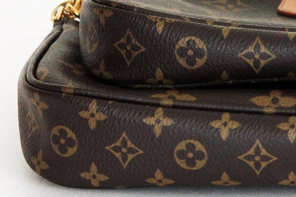 ルイ・ヴィト ン ミュルティ・ポシェット・アクセソワール M44813 ローズクレール 底拡大