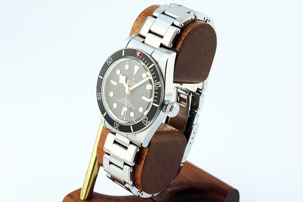 チューダー　ヘリテージ　ブラックベイ　７９０３０Ｎ　黒文字盤　黒ベゼル　サイド