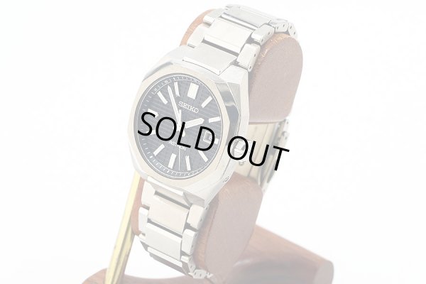 セイコー　アストロン　ＳＢＸＹ０６３　黒文字盤　電波ソーラー　７Ｂ７２－０ＡＦ０　サイド