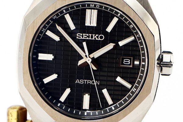 セイコー　アストロン　ＳＢＸＹ０６３　黒文字盤　電波ソーラー　７Ｂ７２－０ＡＦ０　表面