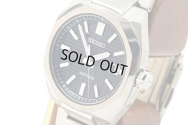 セイコー　アストロン　ＳＢＸＹ０６３　黒文字盤　電波ソーラー　７Ｂ７２－０ＡＦ０　サイド拡大