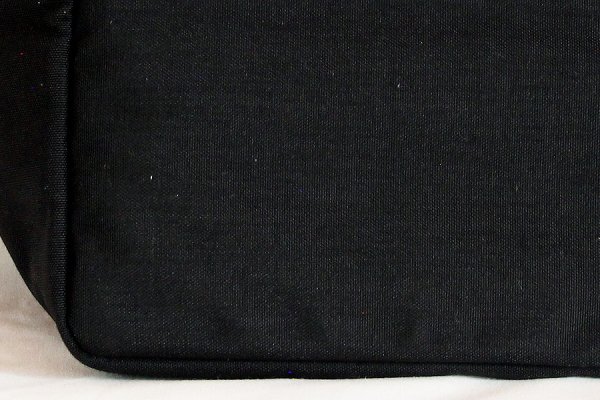 エルベシャプリエ　コーデュラ舟型トートM 707C ノワール／モカ　底拡大