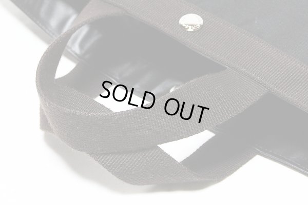 エルベシャプリエ　コーデュラ舟型トートM 707C ノワール／モカ　持ち手に毛羽立ち