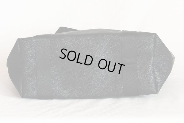 エルベシャプリエ　リュクスライン スクエアトートM 604G ノワール／ノワール　底