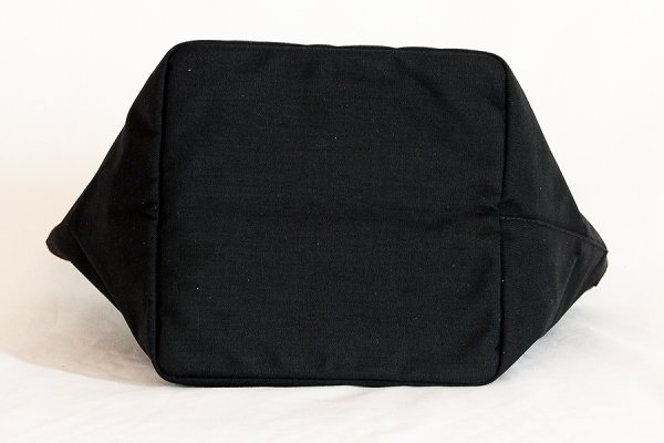 エルベシャプリエ　コーデュラ舟型トートM 707C ノワール／モカ　底