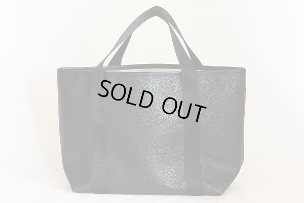 エルベシャプリエ　リュクスライン スクエアトートM 604G ノワール／ノワール　裏面