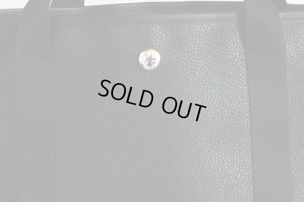 エルベシャプリエ　リュクスライン スクエアトートM 604G ノワール／ノワール　表面拡大