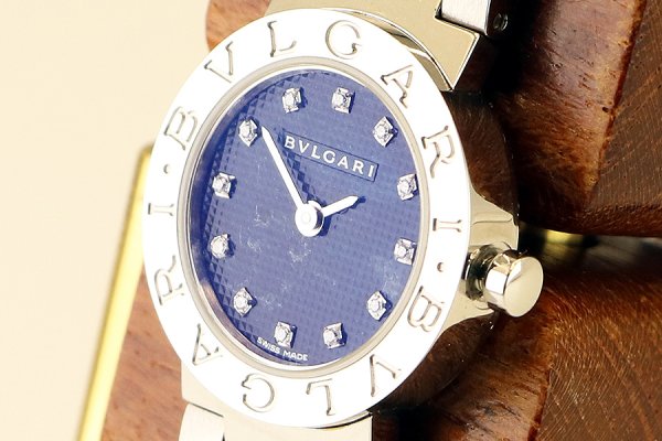 ブルガリ　ブルガリブルガリ　ＢＢ２３Ｓ　黒文字盤　１２Ｐ　サイド拡大