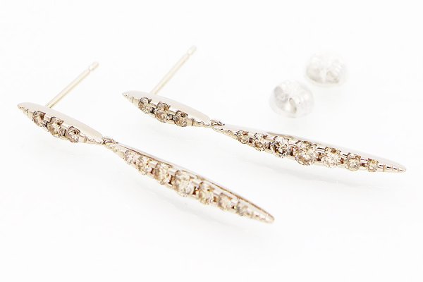 カシケイ　K18BG ネイキッド ダイアイリピアス 1.00ct 3.70g　イメージ(4)