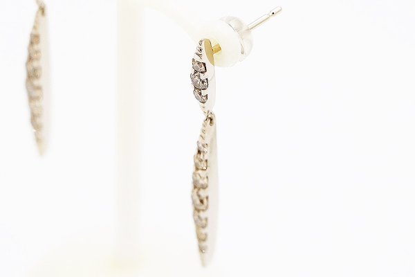 カシケイ　K18BG ネイキッド ダイアイリピアス 1.00ct 3.70g　サイド