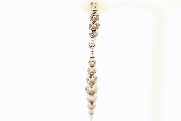 カシケイ　K18BG ネイキッド ダイアイリピアス 1.00ct 3.70g　拡大