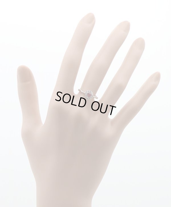 ノーブランドジュエリー K18WG ルビーダイアイリリング 0.25ct 0.15ct 1.90g　装着イメージ