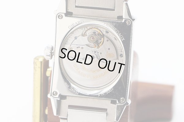 ジラールペルゴ　ヴィンテージ１９４５　２５９３２　銀文字盤　裏面拡大