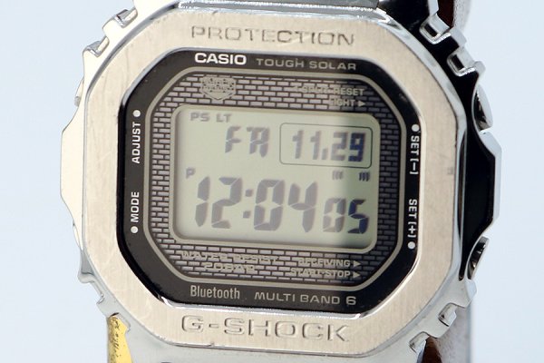 カシオ　Ｇショック　ＧＭＷ－Ｂ５０００Ｄ　３４５９　デジタル文字盤　表面