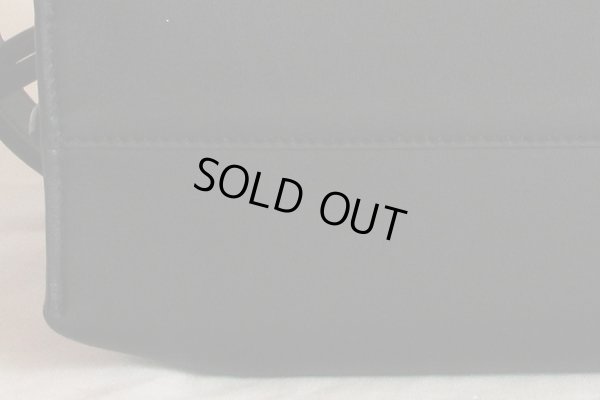 ロエベ　フラメンコ　クラッチ　ミディアム　A411FC1XBF　ブラック　底拡大