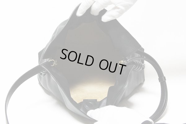 ロエベ　フラメンコ　クラッチ　ミディアム　A411FC1XBF　ブラック　中身