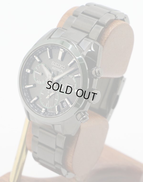 セイコー　アストロン　ＳＢＸＹ０７９　ネビュラ　黒文字盤　緑ベゼル　サイド