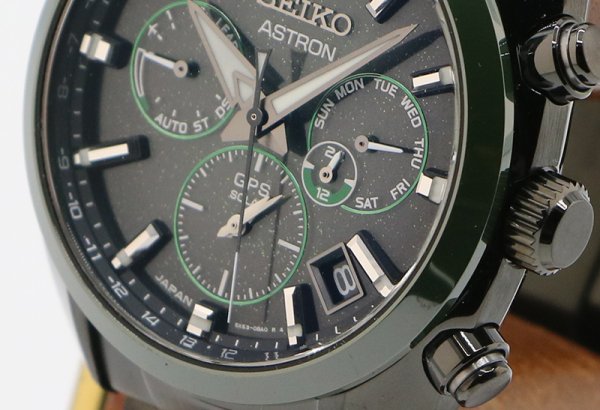 セイコー　アストロン　ＳＢＸＹ０７９　ネビュラ　黒文字盤　緑ベゼル　サイド拡大