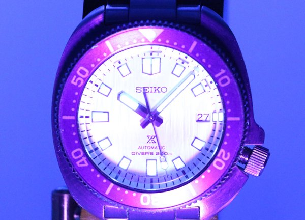 セイコー　プロスペック　ＳＢＤＣ１６９　銀文字盤 　６Ｒ３５－０２Ａ０　暗所