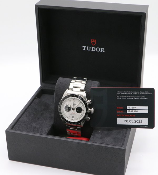 チューダー　ブラックベイ　クロノグラフ　７９３６０Ｎ　白文字盤　黒インダイアル　箱・保証書