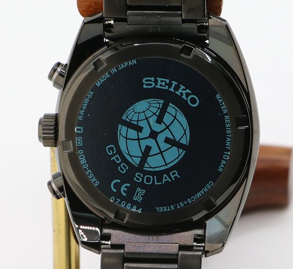 セイコー　アストロン　ＳＢＸＹ０７９　ネビュラ　黒文字盤　緑ベゼル　裏面拡大