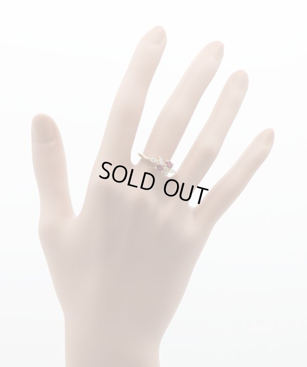 クイーン 750YG ルビーダイアイリリング 0.61ct 0.31ct 4.40g　装着イメージ