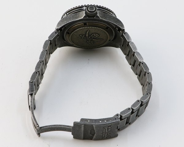 インヴィクタ　パイレーツオブカリビアン　２５１９８　黒文字盤　裏面