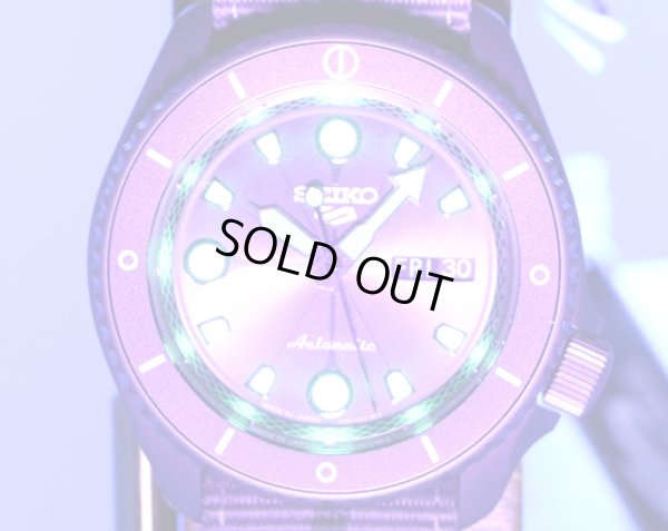 セイコー　セイコー５　ＳＢＳＡ０９７　グレー文字盤　４Ｒ３６－０９Ｇ０　暗所