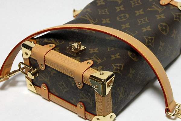 ルイ・ヴィトン　サイドトランクMM M46358　ヌメ革全体にうっすらと焼け