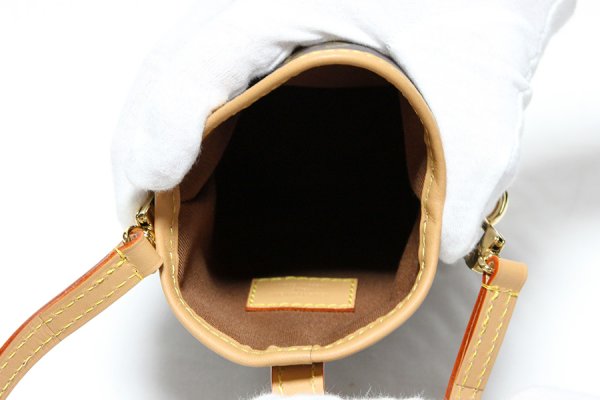 ルイ・ヴィトン　フォールド・ミー ポーチ M80874　中身