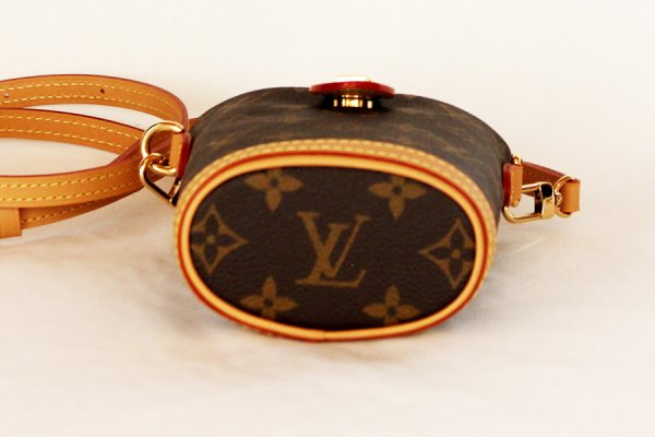 ルイ・ヴィトン　フォールド・ミー ポーチ M80874　底