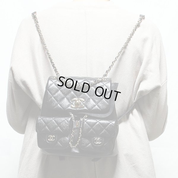 シャネル　マトラッセ チェーンリュック AS3787 ブラック／GP金具　背負ったイメージ