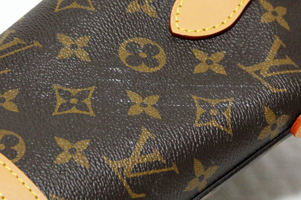 ルイ・ヴィトン　フォールド・ミー ポーチ M80874　白い汚れあり、ヌメ革全体に少々焼け