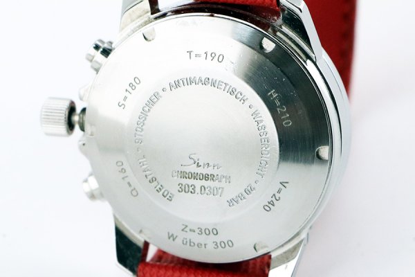 ジン　３０３　クロノグラフ　アウトバーン　黒文字盤　裏面拡大