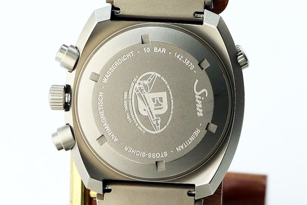 ジン　４２１ＴＩ　クロノグラフ　黒文字盤　ＧＳＧ９限定　裏面拡大