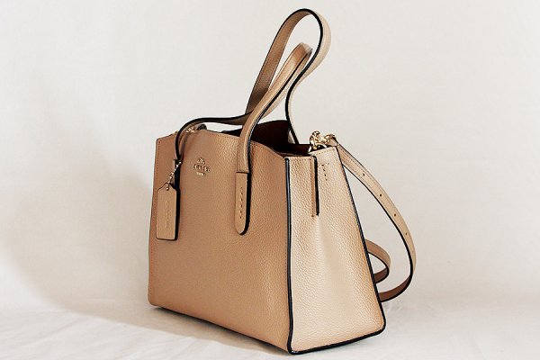 コーチ　チャーリー キャリーオール28 No.D1881-29529 ベージュ　サイド