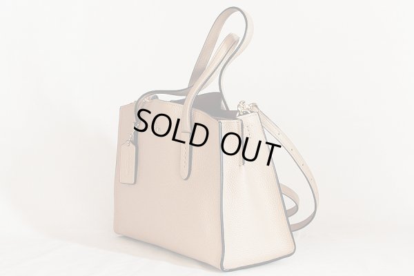 コーチ　チャーリー キャリーオール28 No.D1881-29529 ベージュ　サイド