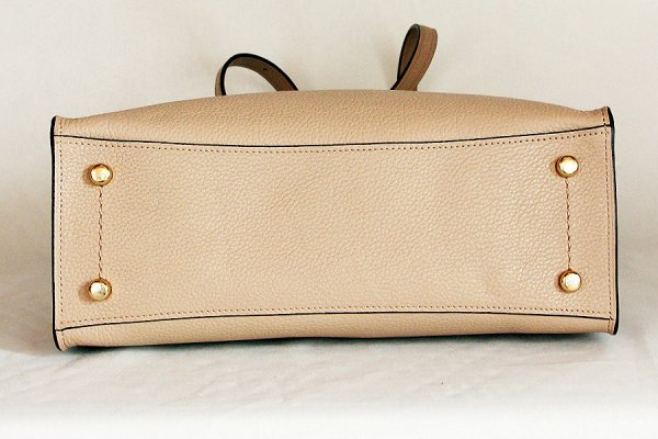 コーチ　チャーリー キャリーオール28 No.D1881-29529 ベージュ　底