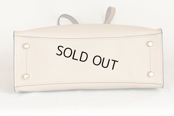 コーチ　チャーリー キャリーオール28 No.D1881-29529 ベージュ　底