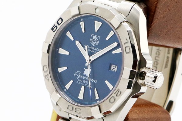 タグホイヤー　アクアレーサー　ＷＡＦ２１１７　紺文字盤　小笠原限定　サイド拡大
